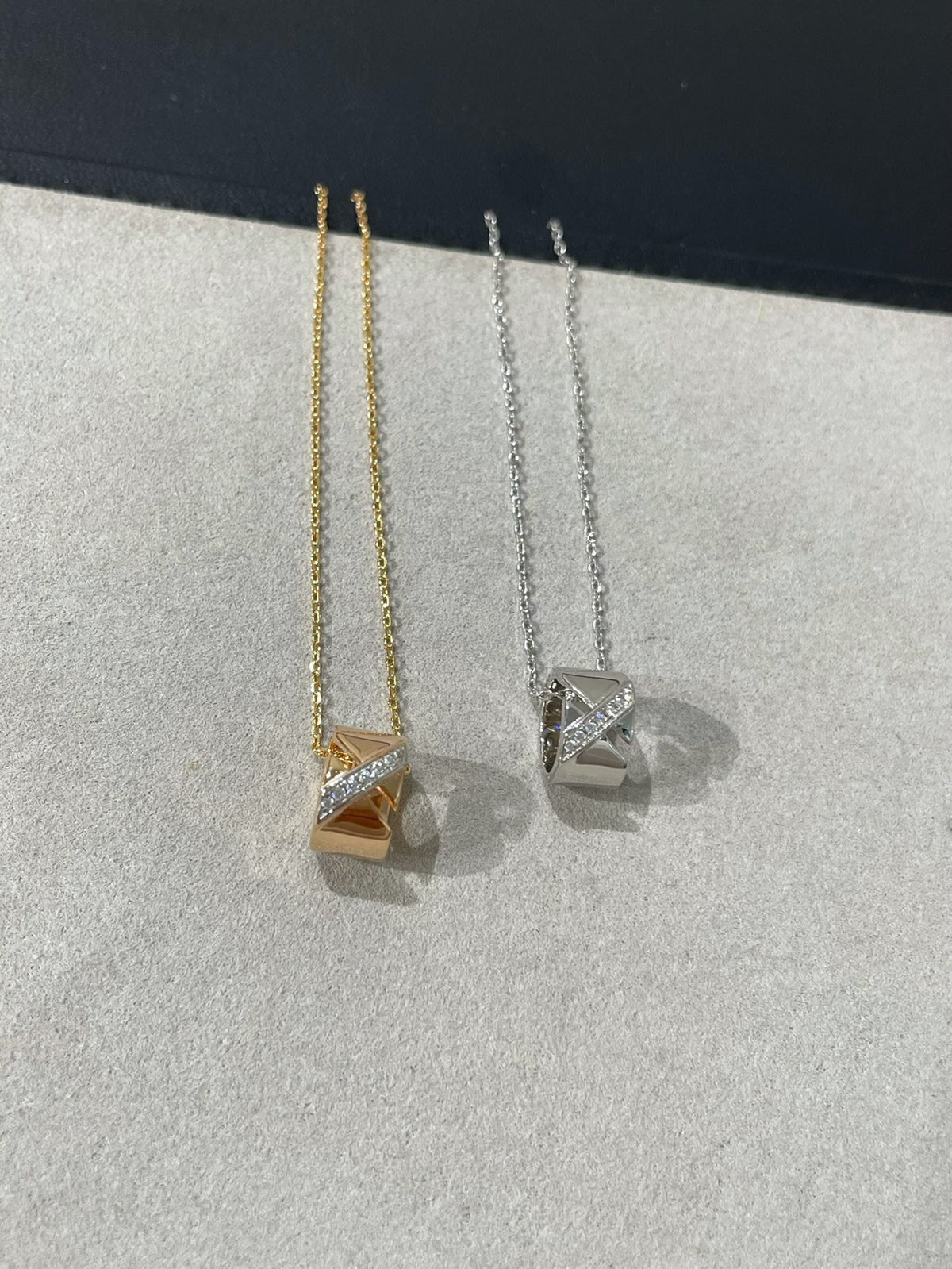 ¡®AuraJewelry¡¯LIENS EVIDENCE DIAMOND NECKLACE