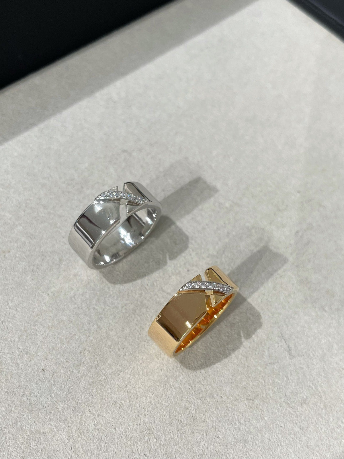 ¡®AuraJewelry¡¯LIENS EVIDENCE DIAOMOND RING