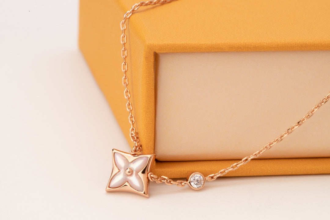 ¡®AuraJewelry¡¯STAR PINK MOP 1 DIAMOND PINK GOLD NECKLACE