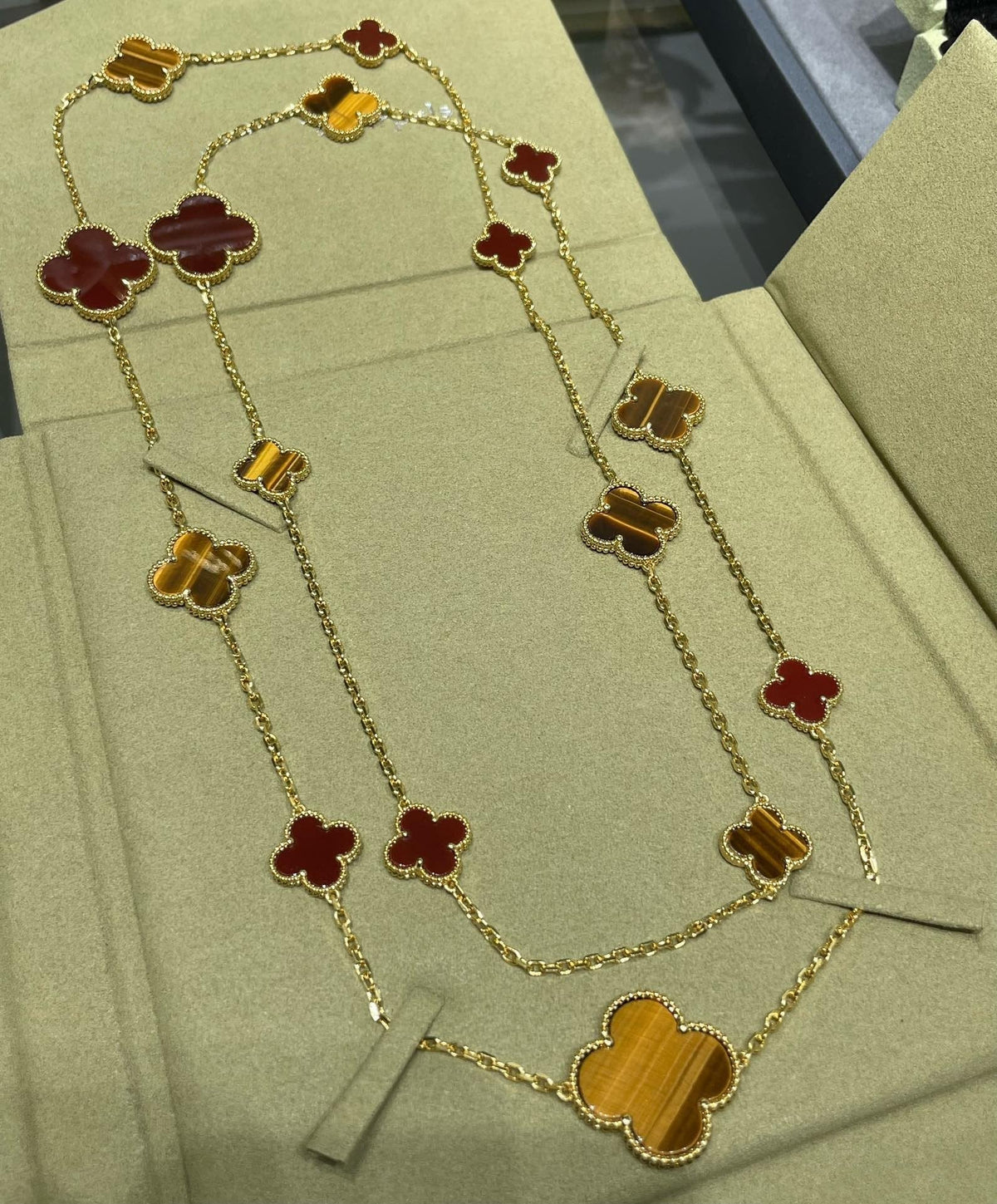 ¡®AuraJewelry¡¯CLOVER 16 MOTIF CARNELIAN TIGER EYE ROSE GOLD NECKLACE