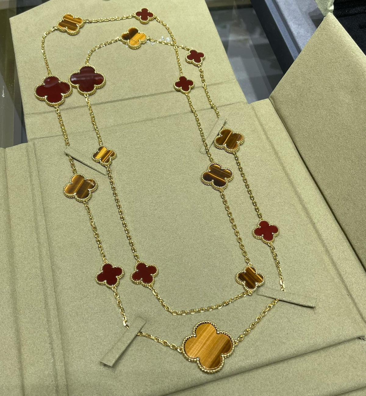 ¡®AuraJewelry¡¯CLOVER 16 MOTIF CARNELIAN TIGER EYE ROSE GOLD NECKLACE