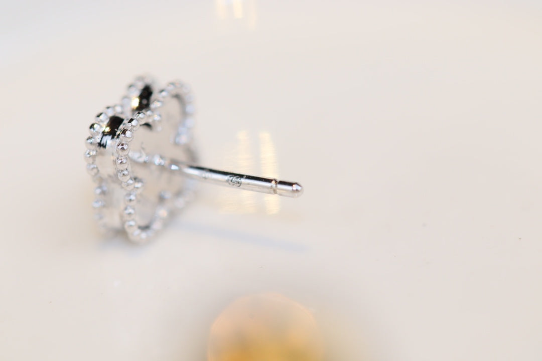 ¡®AuraJewelry¡¯CLOVER MINI TURQUOISE SILVER STUD EARRINGS