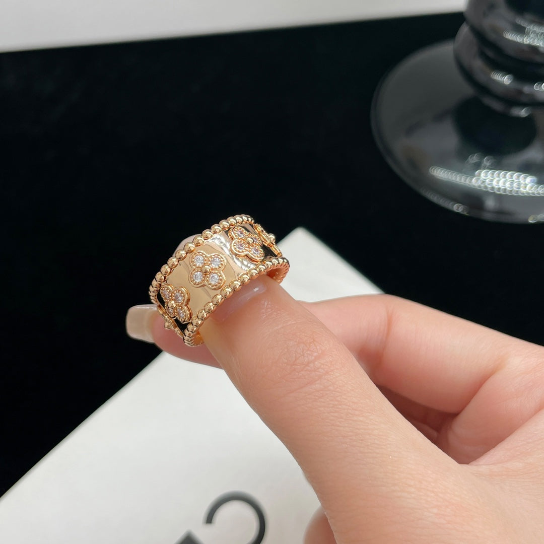 ¡®AuraJewelry¡¯PERLEE DIAMOND LARGE RING