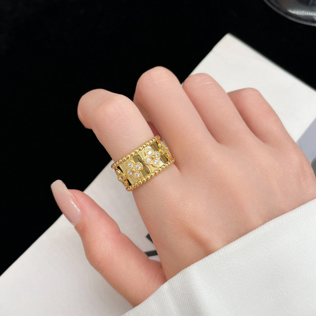 ¡®AuraJewelry¡¯PERLEE DIAMOND LARGE RING
