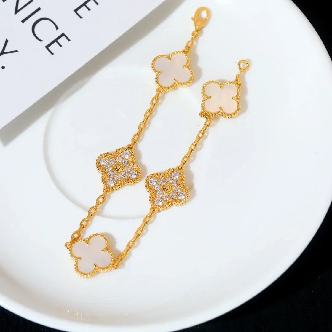[AuraJewelry]New CLOVER WHITE PEARL MOP 5 MOTIF BRACELET COLLECTION