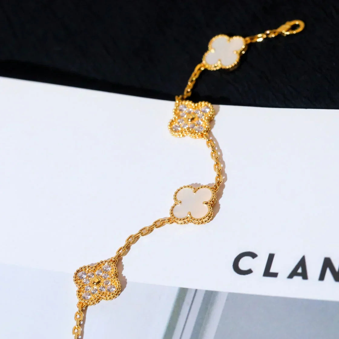 [AuraJewelry]New CLOVER WHITE PEARL MOP 5 MOTIF BRACELET COLLECTION