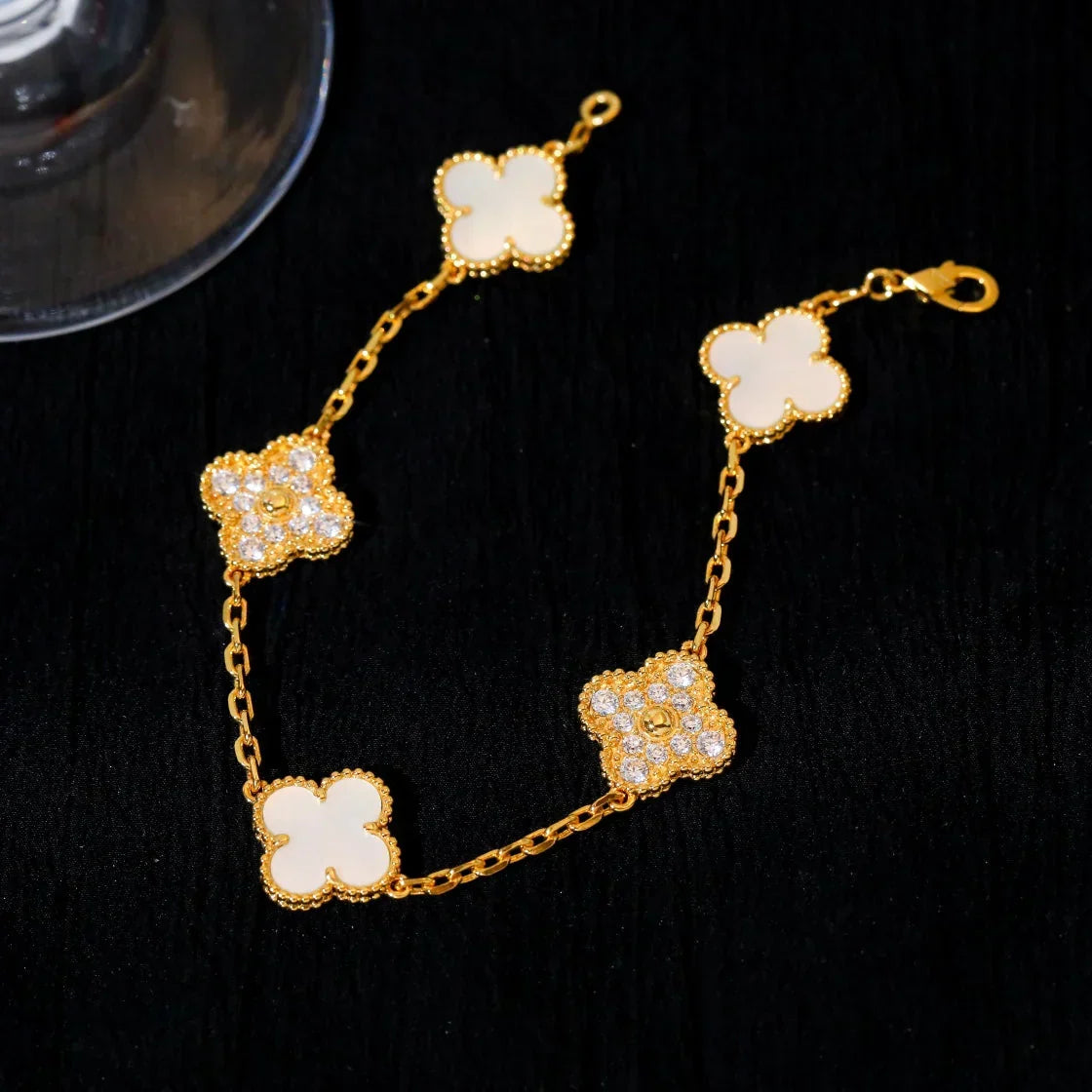 [AuraJewelry]New CLOVER WHITE PEARL MOP 5 MOTIF BRACELET COLLECTION