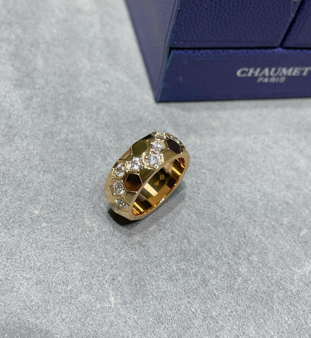 ¡®AuraJewelry¡¯BEE LOVE DIAMOND LARGE RING