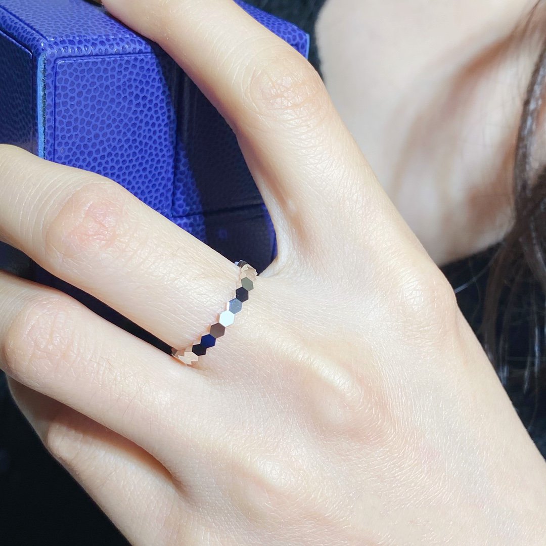 ¡®AuraJewelry¡¯BEE LOVE SMALL RING