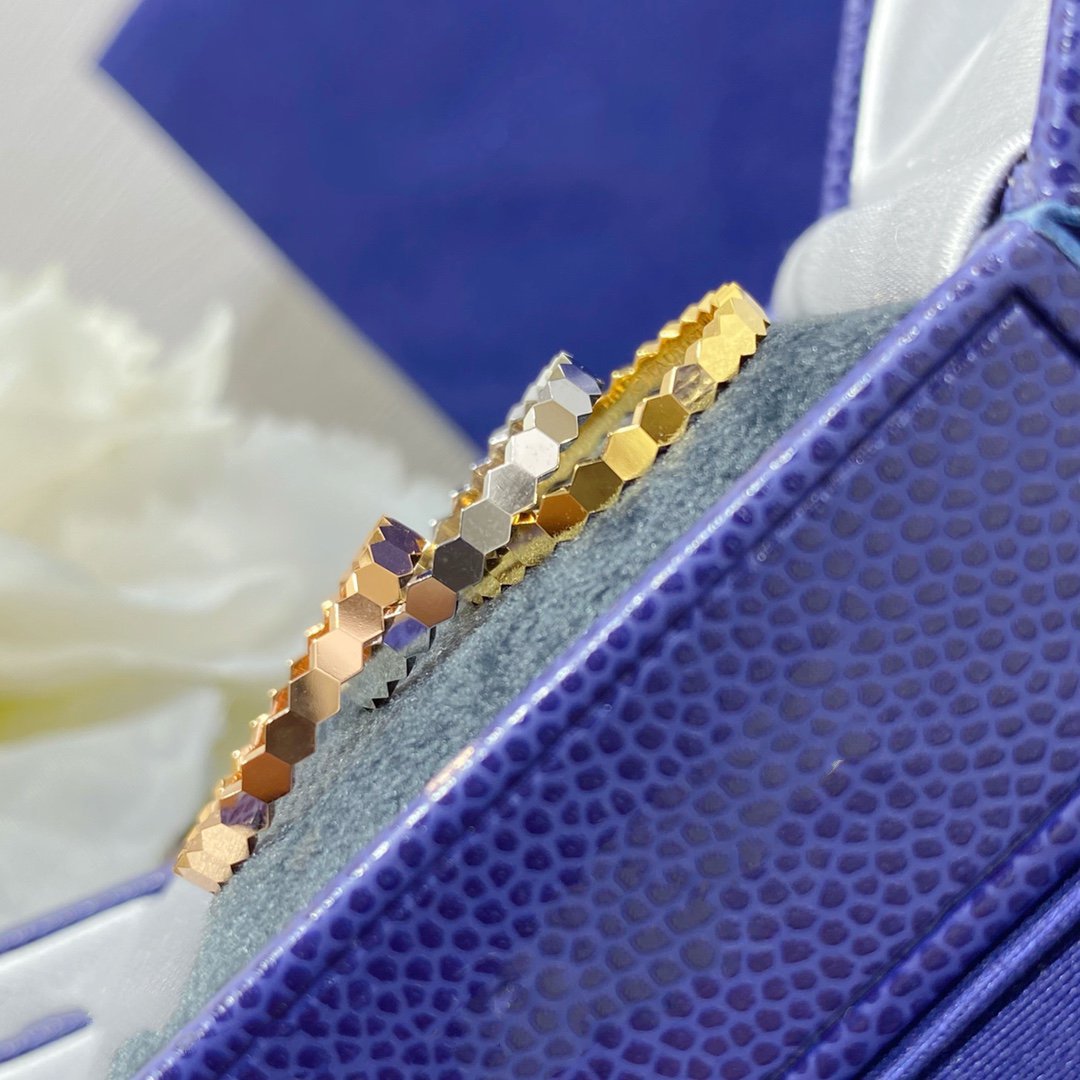 ¡®AuraJewelry¡¯BEE LOVE SMALL RING