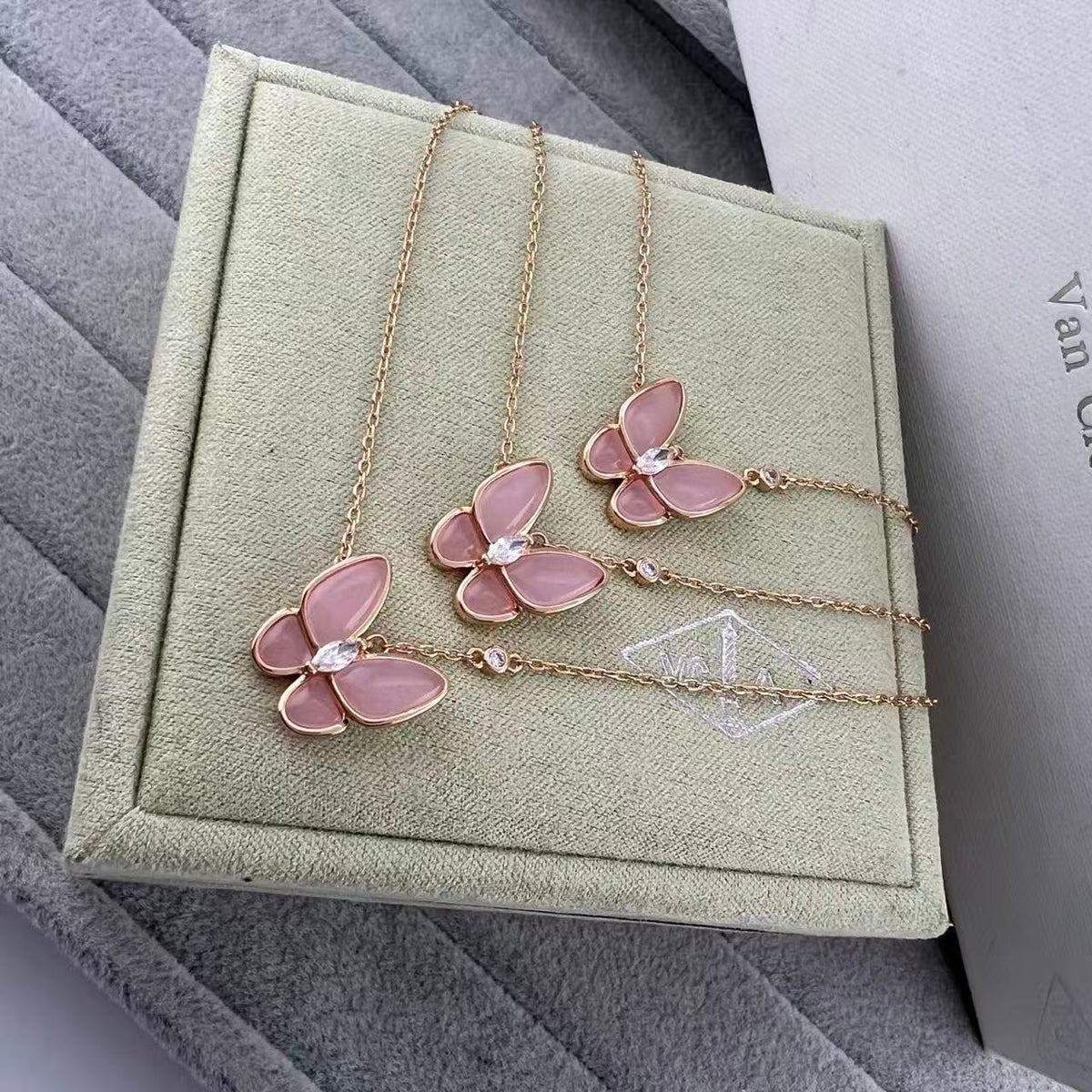 [AuraJewelry] Pink Butterfly Necklace