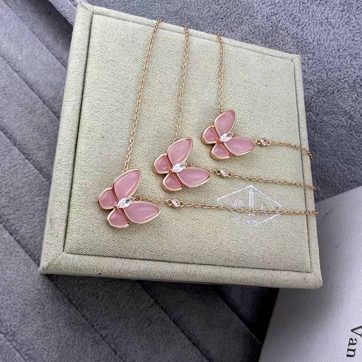 [AuraJewelry] Pink Butterfly Necklace