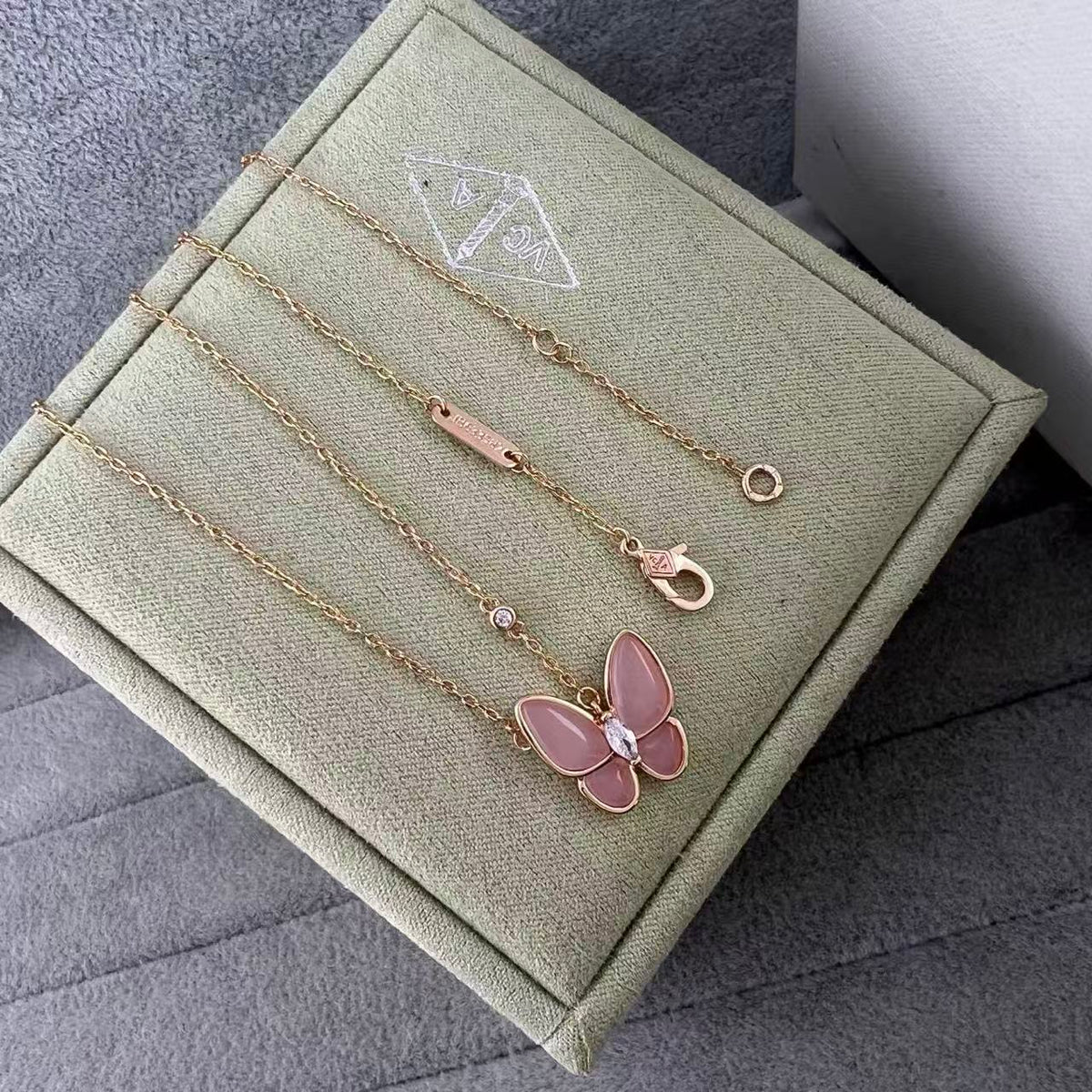 [AuraJewelry] Pink Butterfly Necklace