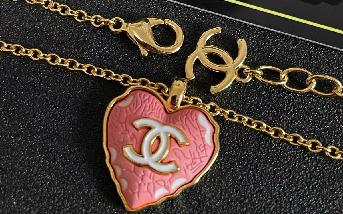 [AuraJewelry] Heart-shaped Necklace & Earring Set