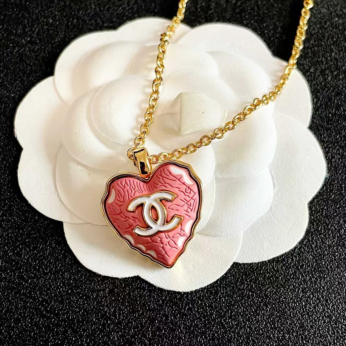 [AuraJewelry] Heart-shaped Necklace & Earring Set