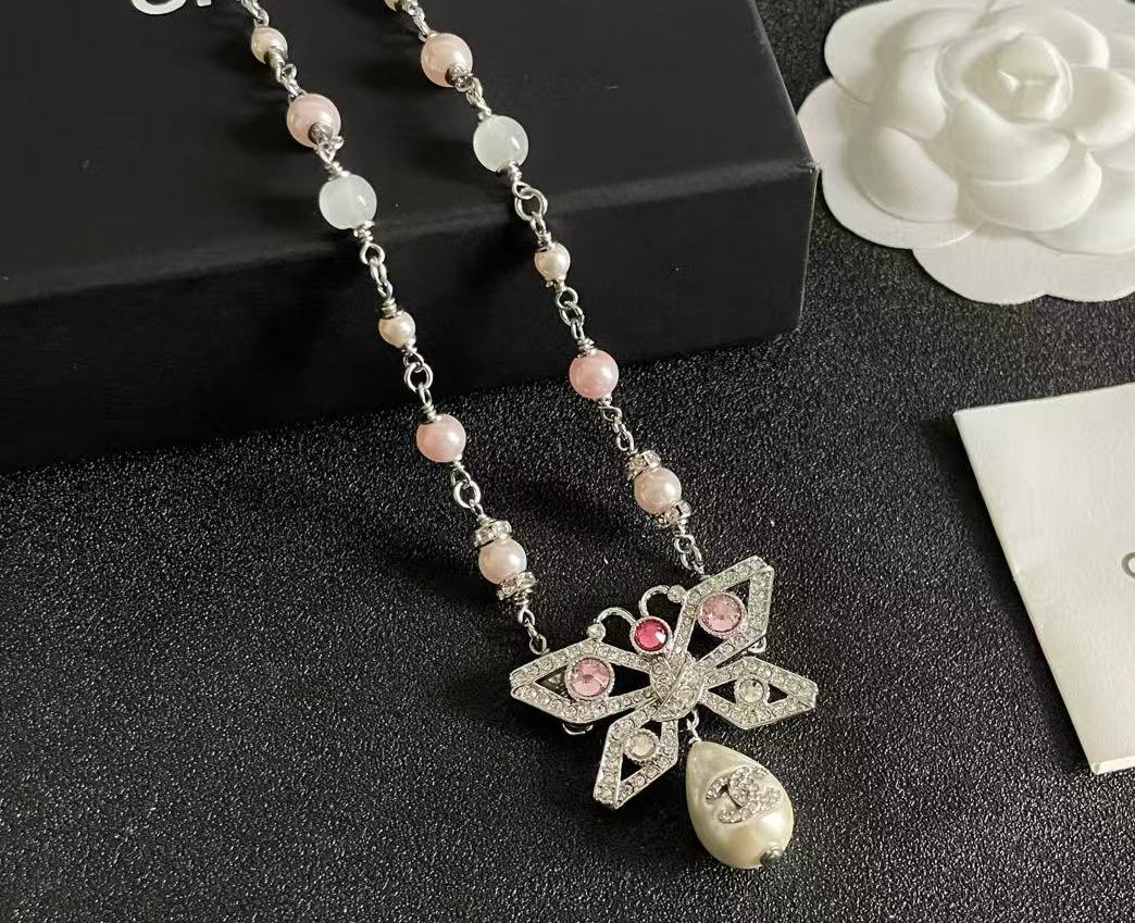 [AuraJewelry] Bow & Pearl Double C Pavé Diamond Necklace