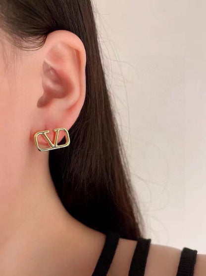 [AuraJewelry]Gold V-shaped stud earrings