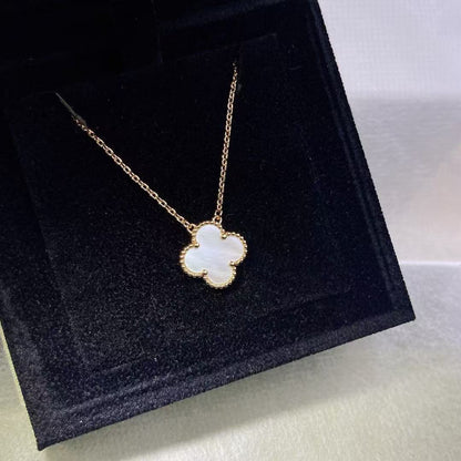 [AuraJewelry]CLOVER MINI 15MM WHITE MOTHER-OF-PEARL NECKLACE