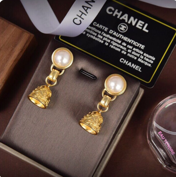 [AuraJewelry]Golden Chanel stud earrings