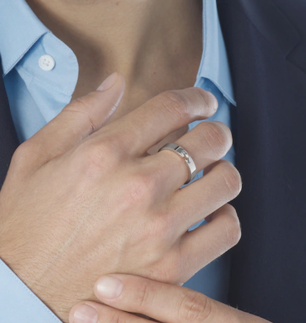 ¡®AuraJewelry¡¯ALLIANCE LIENS VIDENCE 4MM RING