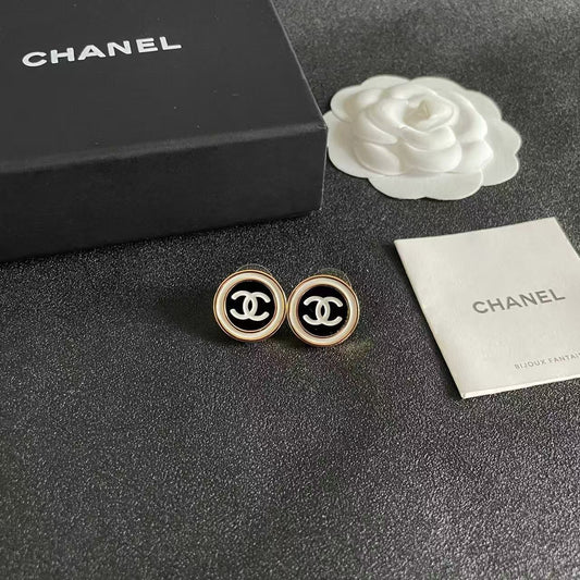 [AuraJewelry]Classic Double C Stud Earrings