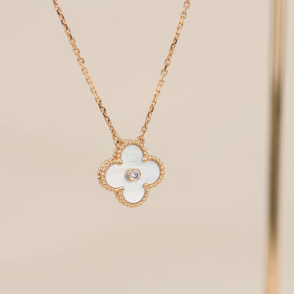 ¡®AuraJewelry¡¯CLOVER 15MM DIAMOND WHITE FRITILLARIA NECKLACE