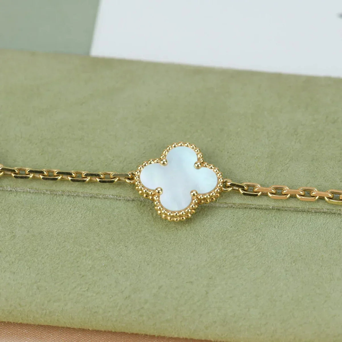 [AuraJewelry]New CLOVER WHITE PEARL MOP 5 MOTIF BRACELET COLLECTION