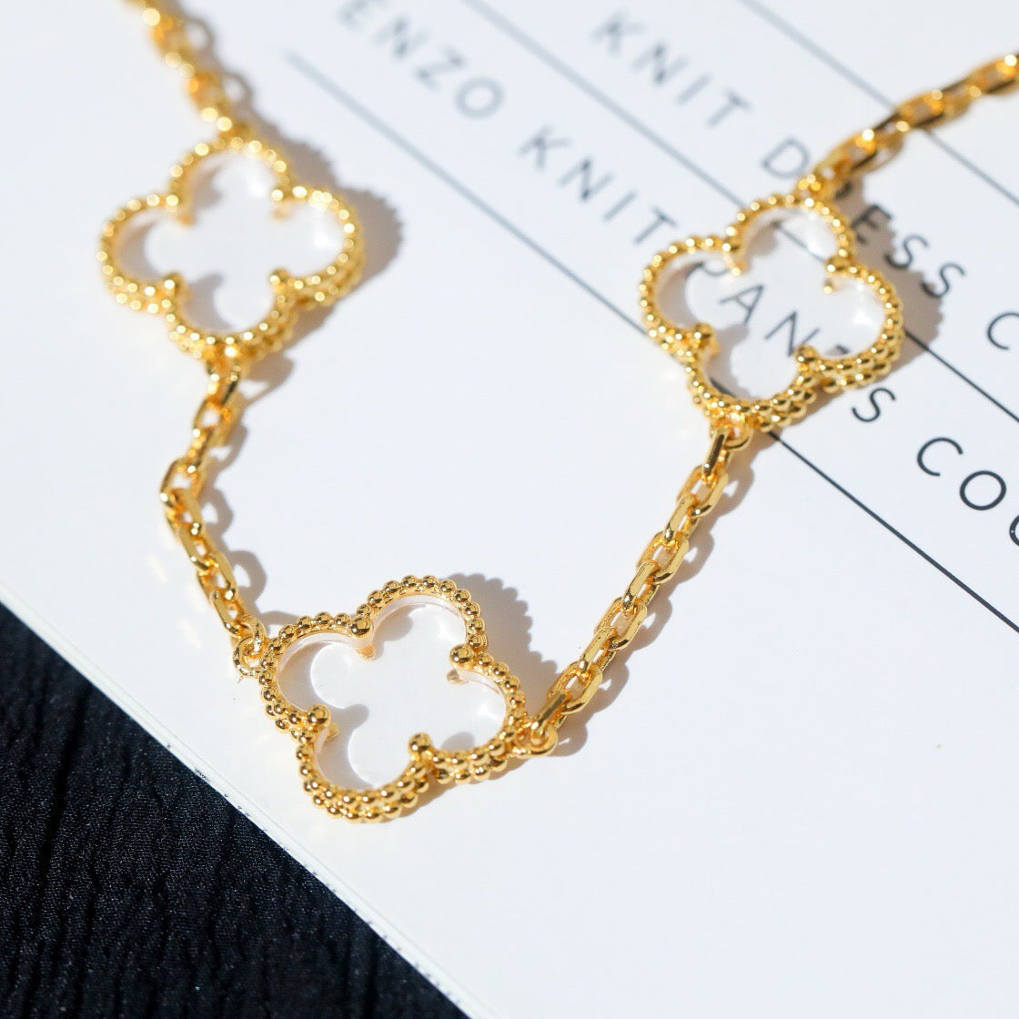 [AuraJewelry]New CLOVER 5 MOTIF ROCK CRYSTAL BRACELET