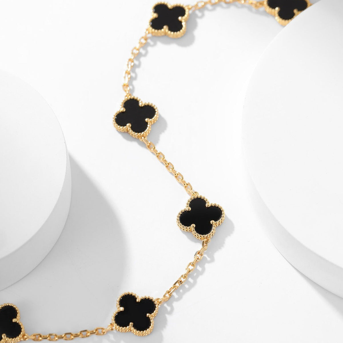 ¡®AuraJewelry¡¯CLOVER 10 MOTIFS ONYX NECKLACE