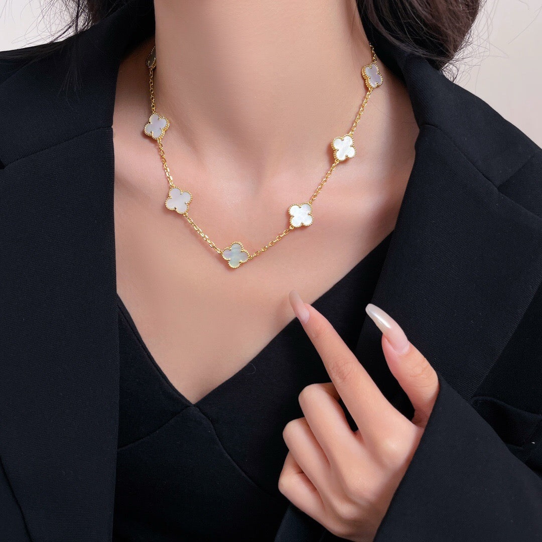 ¡®AuraJewelry¡¯CLOVER 10 MOTIFS WHITE MOTHER OF PEARL NECKLACE