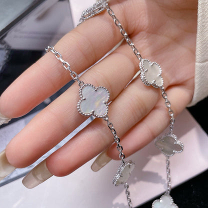 ¡®AuraJewelry¡¯CLOVER 10 MOTIFS WHITE MOTHER OF PEARL NECKLACE