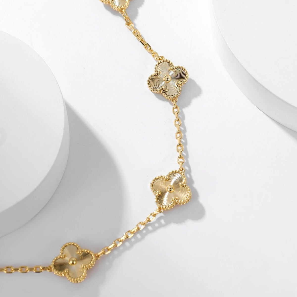 ¡®AuraJewelry¡¯CLOVER 10 MOTIFS LASER NECKLACE