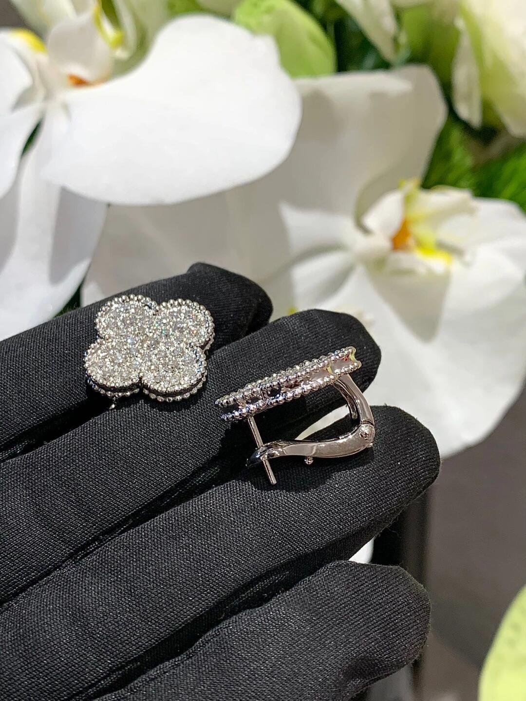 [AuraJewelry] CLOVER 20MM MOTIFS DIAMOND STUD EARRINGS SILVER