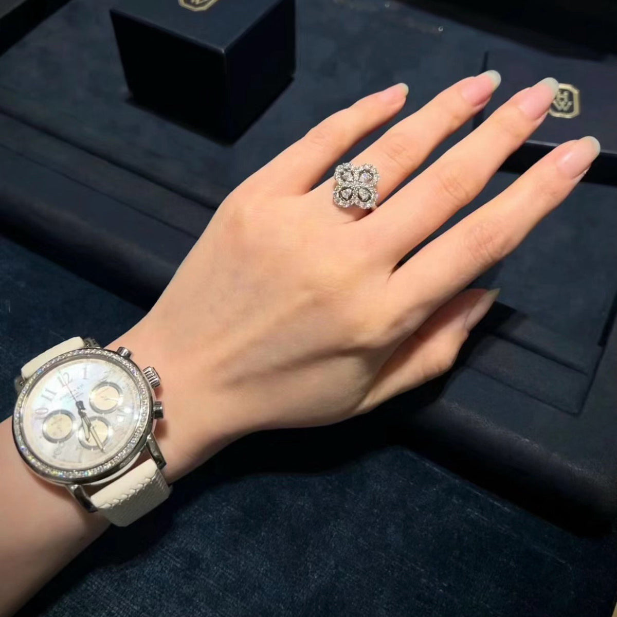 ¡®AuraJewelry¡¯LOOP RING FULL MOTIF DIAMOND 16MM SILVE