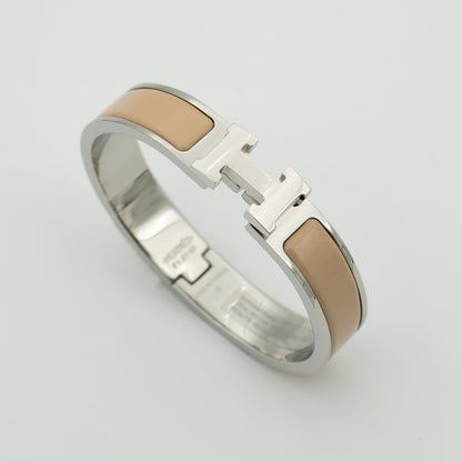 ¡®AuraJewelry¡¯H GREY BRACELET