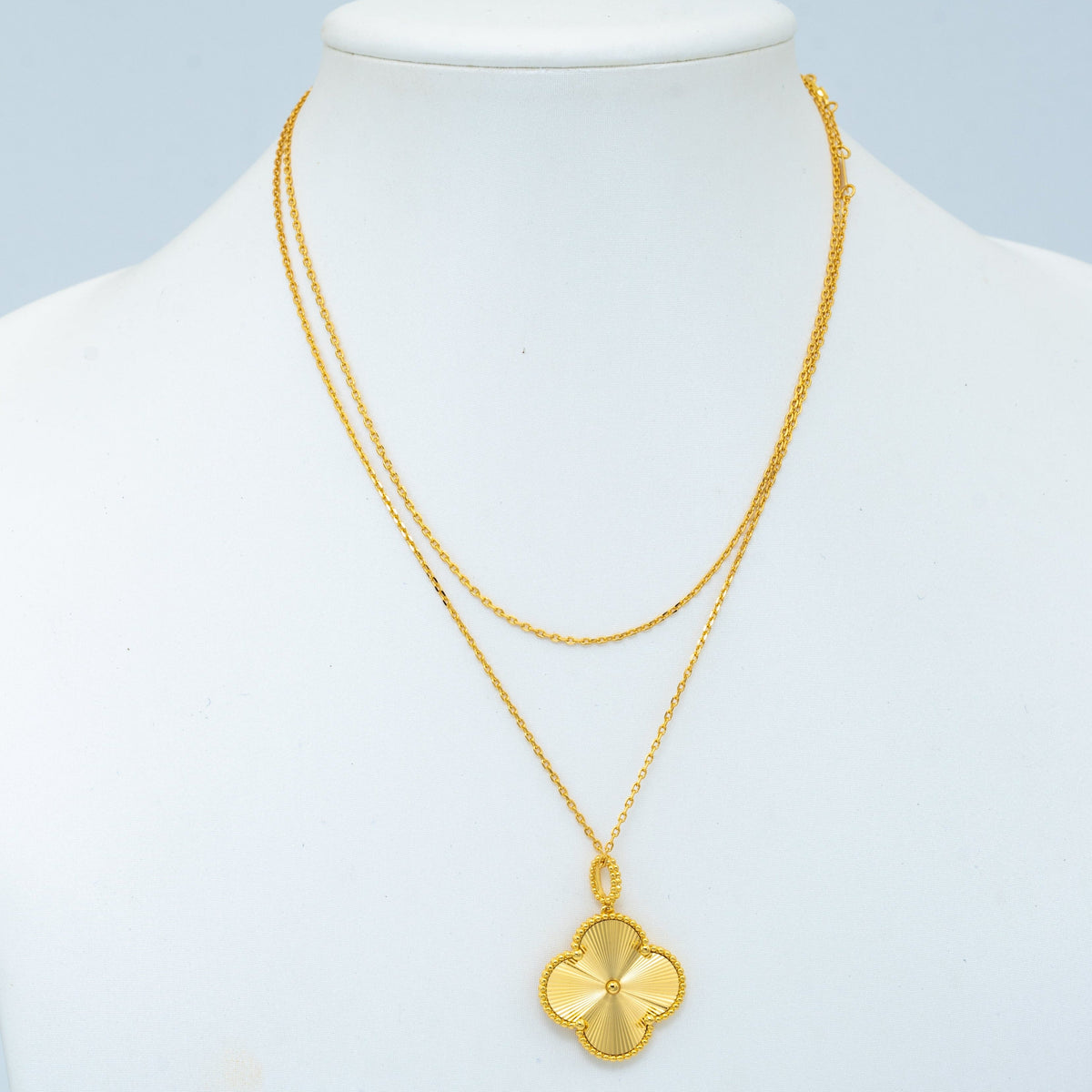 ¡®AuraJewelry¡¯CLOVER 25MM PEDANT NECKLACE GOLD