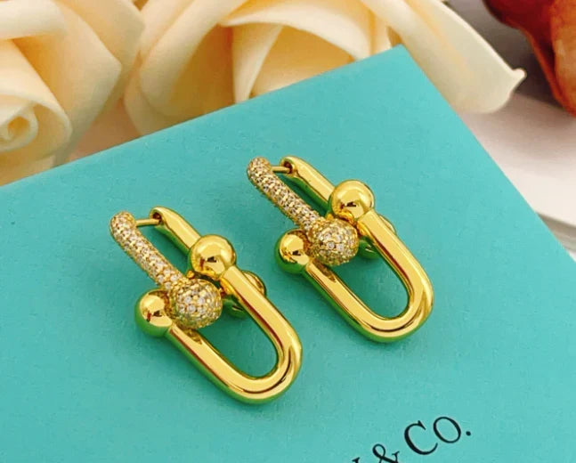 [AuraJewelry]TF HORSESHOE BUCKLE DIAMOND EARRINGS