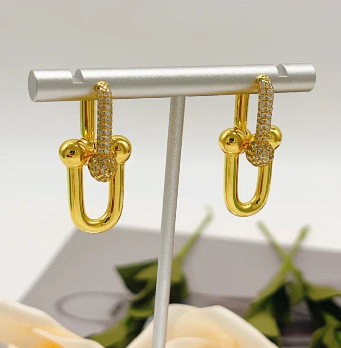[AuraJewelry]TF HORSESHOE BUCKLE DIAMOND EARRINGS
