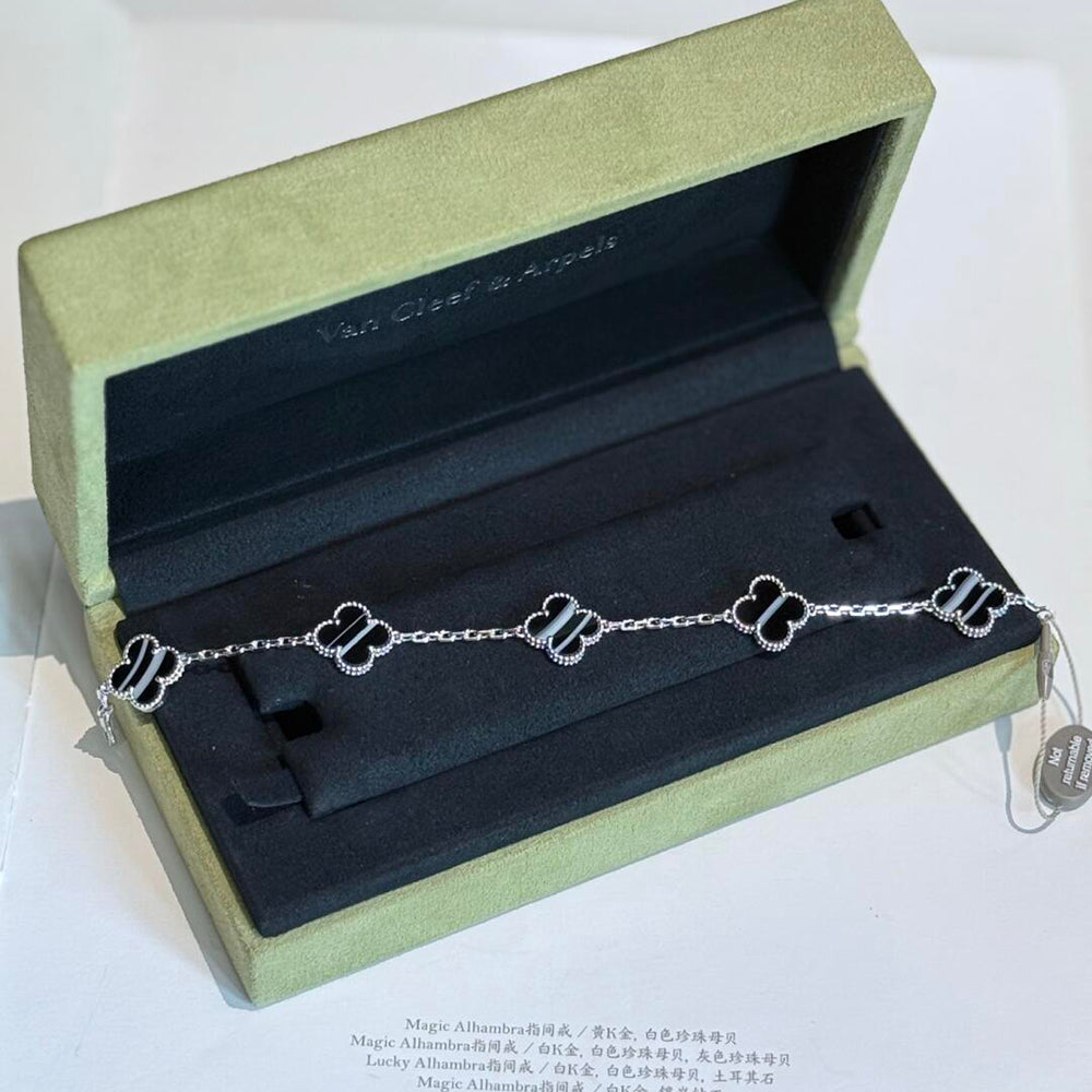 ¡®AuraJewelry¡¯CLOVER 5 MOTIF VEINED ONYX BRACELET SILVER