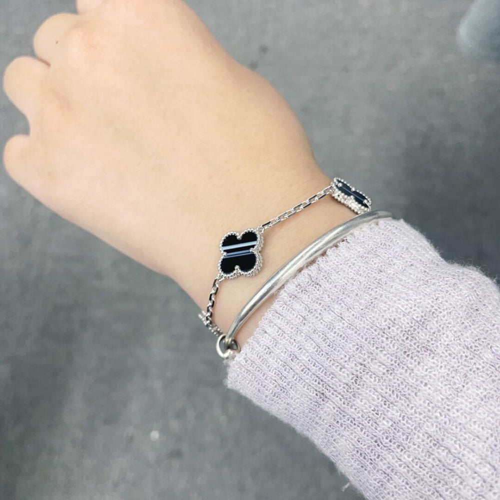 ¡®AuraJewelry¡¯CLOVER 5 MOTIF VEINED ONYX BRACELET SILVER