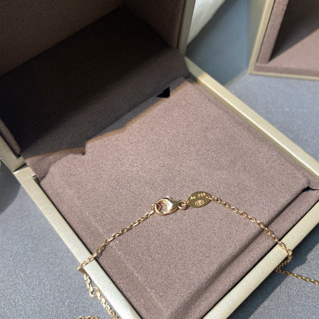 ¡®AuraJewelry¡¯JEUX DE PINK GOLD DIAMOND NECKLACE