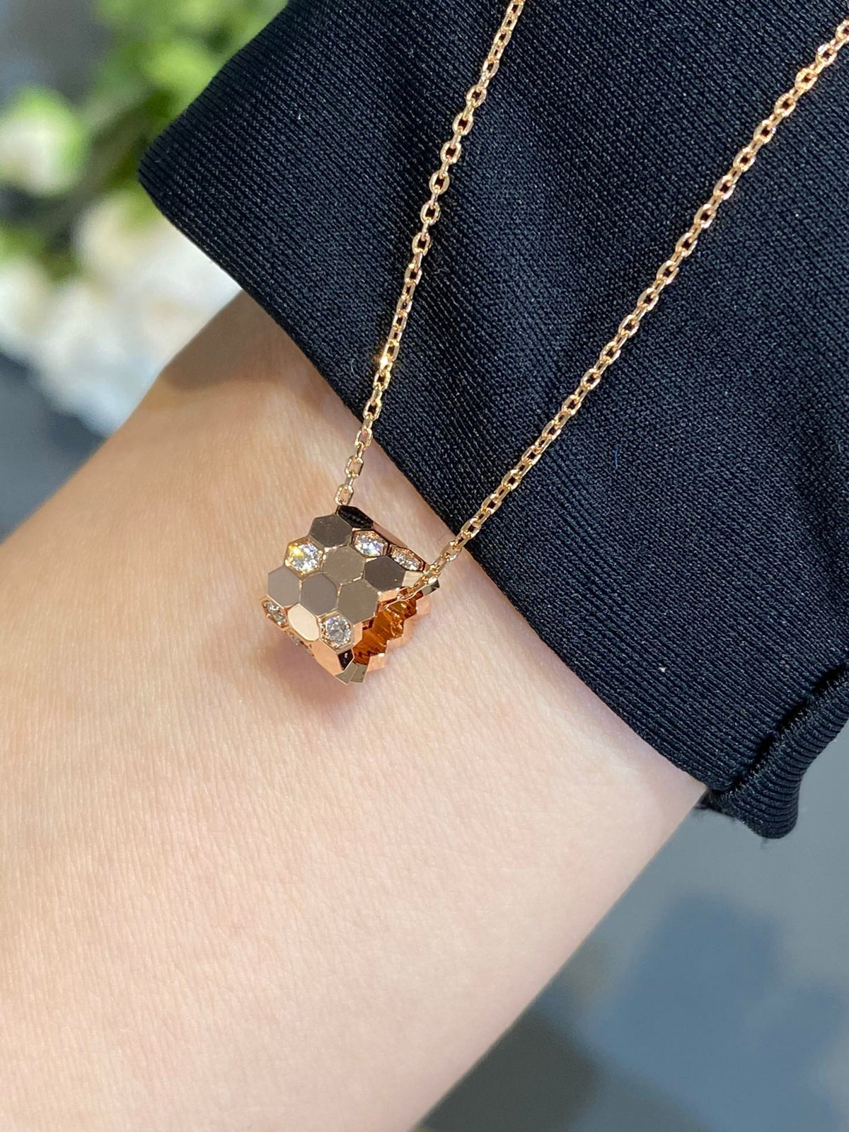 ¡®AuraJewelry¡¯BEE LOVE DIAMOND NECKLACE