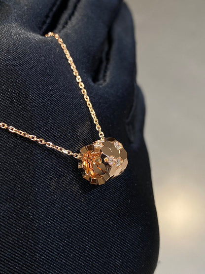 ¡®AuraJewelry¡¯BEE LOVE DIAMOND NECKLACE
