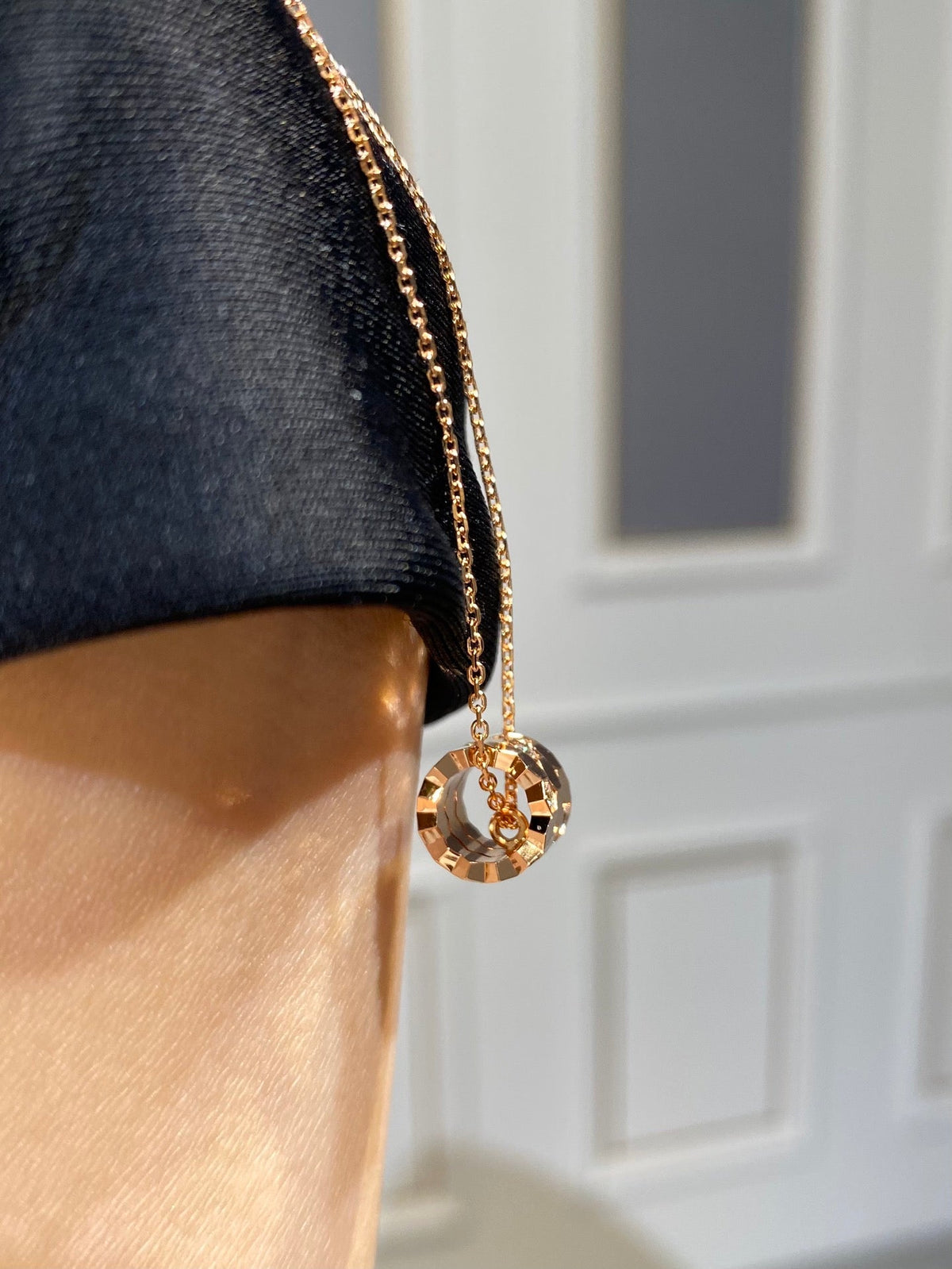 ¡®AuraJewelry¡¯BEE LOVE DIAMOND NECKLACE