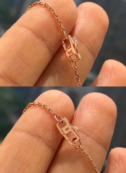 ¡®AuraJewelry¡¯BLOSSOM PENDANT PINK GOLD AND DIAMOND