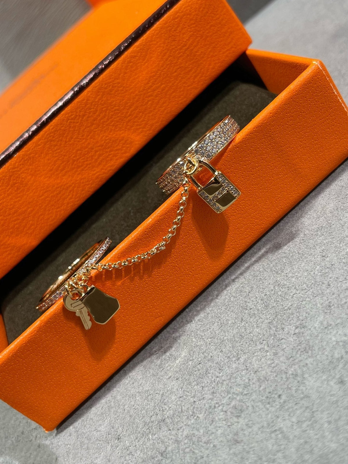 ¡®AuraJewelry¡¯HM KELLY CLOCHETTE DOUBLE RING IN  WITH DIAMONDS