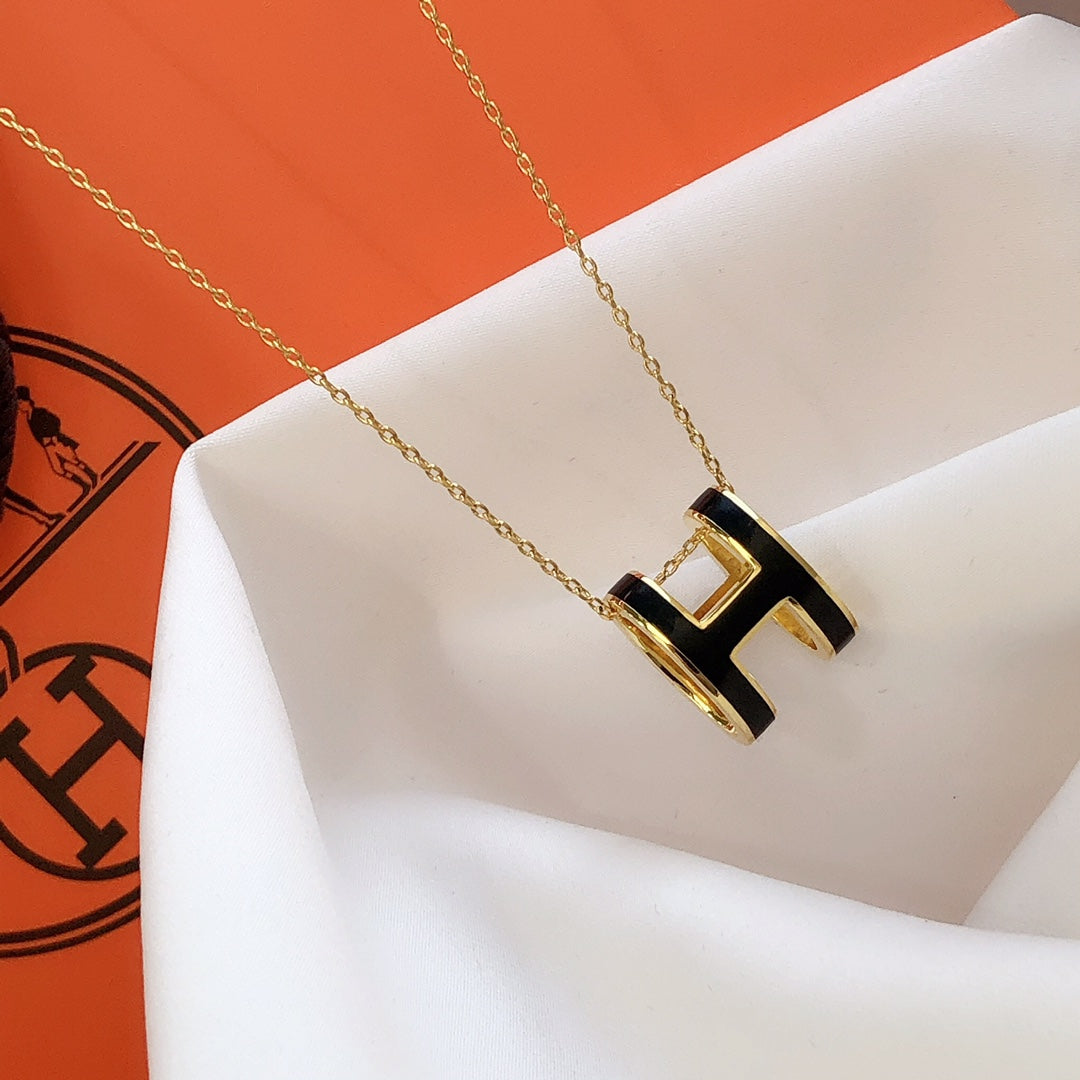 ¡®AuraJewelry¡¯HM CLIC BLACK ENAMEL GOLD NECKLACE