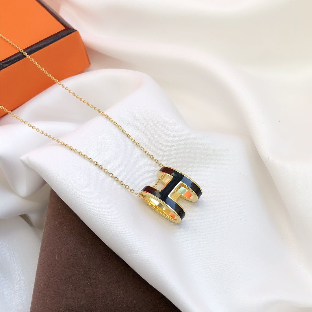 ¡®AuraJewelry¡¯HM CLIC BLACK ENAMEL GOLD NECKLACE