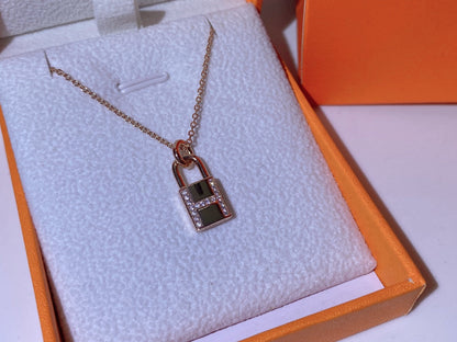 ¡®AuraJewelry¡¯HM ADVANCED NICHE LOCK HEAD NECKLACE DIAMONDS