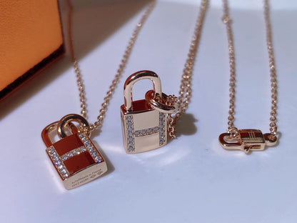¡®AuraJewelry¡¯HM ADVANCED NICHE LOCK HEAD NECKLACE DIAMONDS